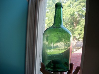GORGEOUS IRON PONTILED FOREST GREEN DEMIJOHN 12.25 INCHES TALL APPLIED TOP