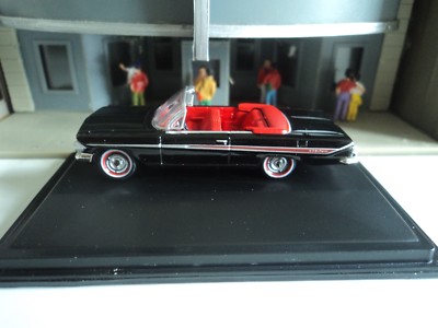 Oxford  1961 CHEVROLET  IMPALA  Conv.  Black / Red  1/87  HO  diecast car GM