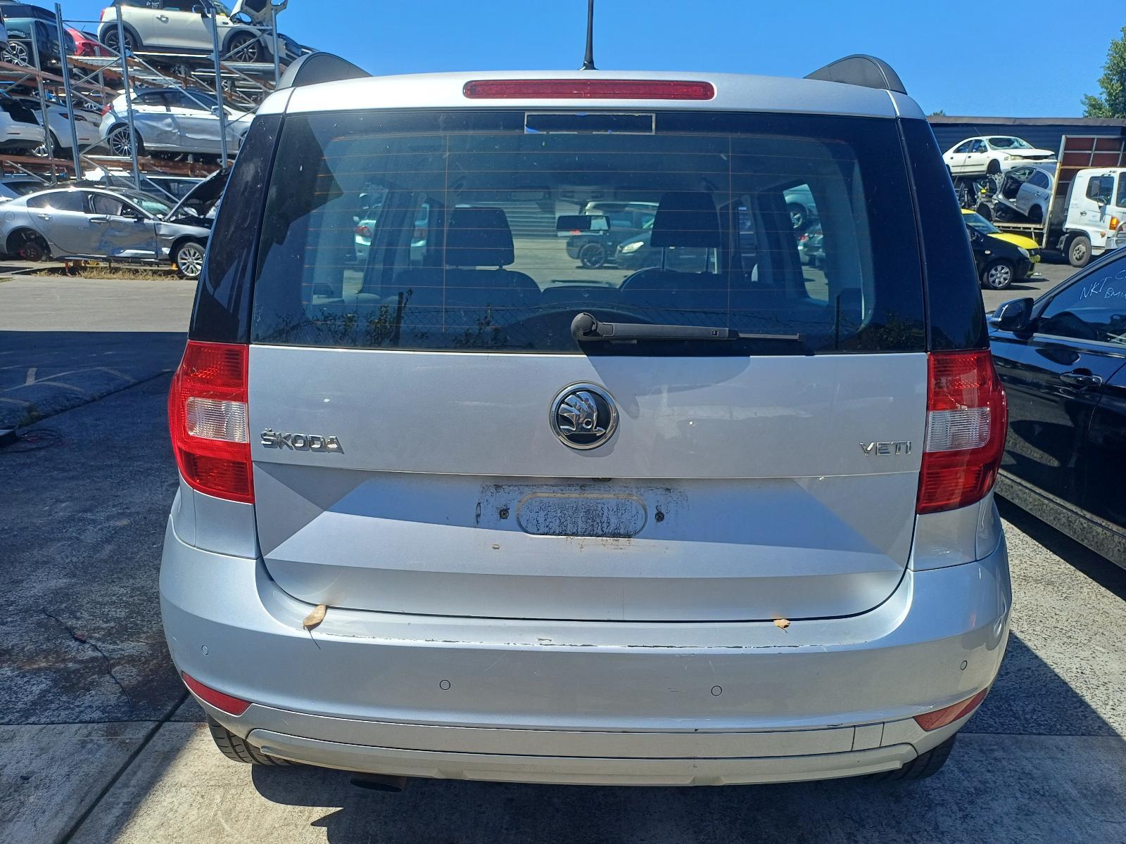 SKODA YETI 5L 04/2014-12/2017 LEFT DOOR MIRROR SILVER 77TSI/90TSI - thumbnail 9