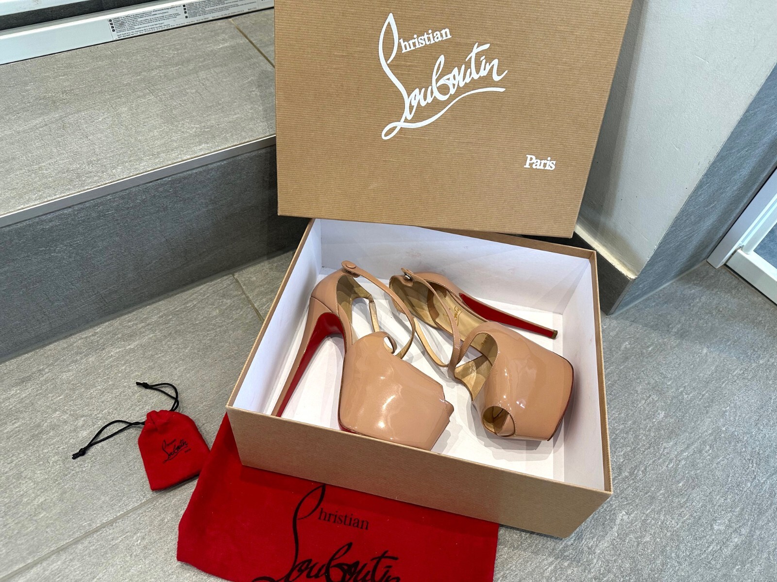 靴 Christian Louboutin Nude Patent Highheel Christian Louboutin Nude Patent Calf Bianca 140 Pumps