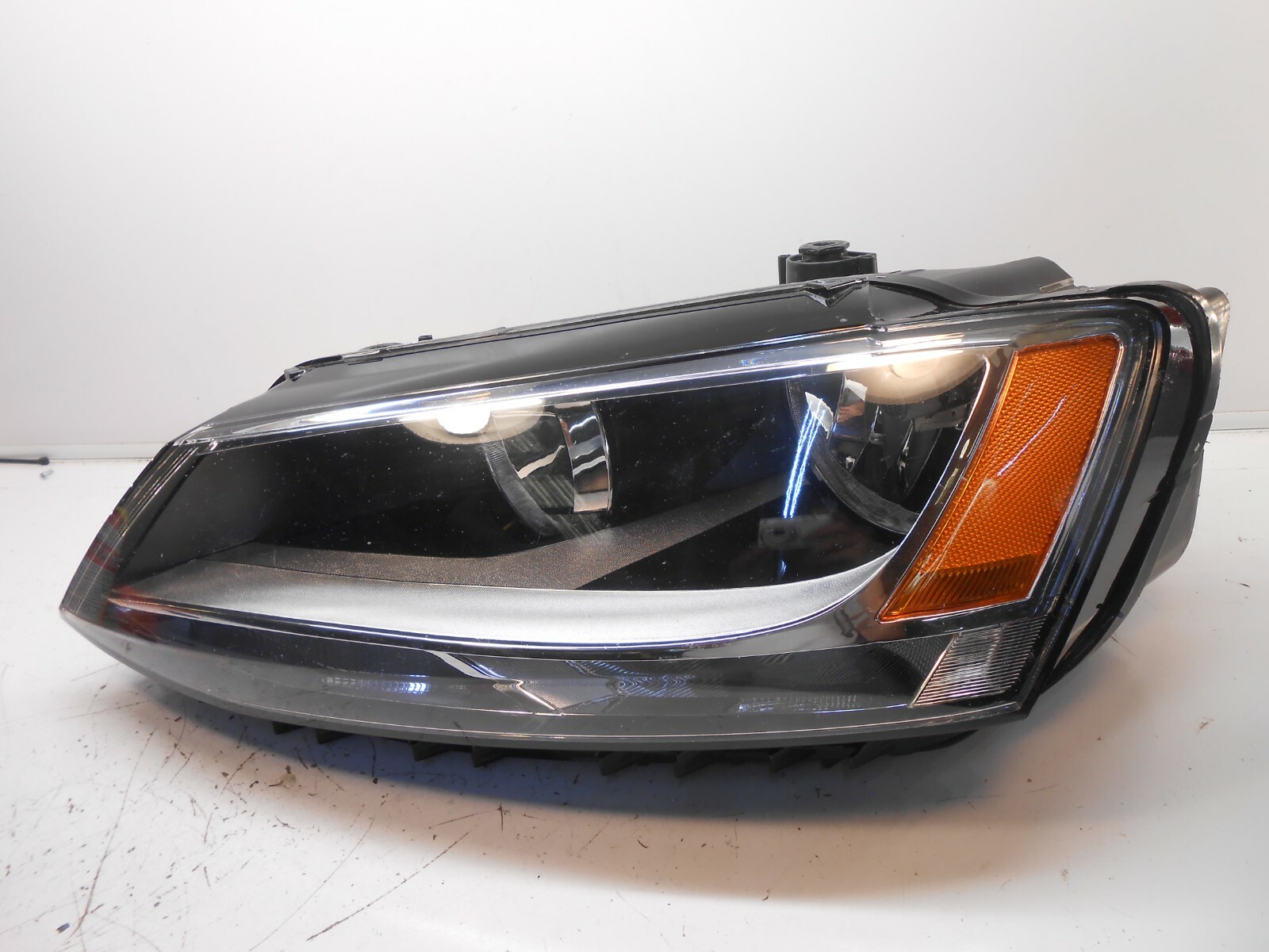2011-18 V.W Jetta Right Hand Headlight After Market 175021