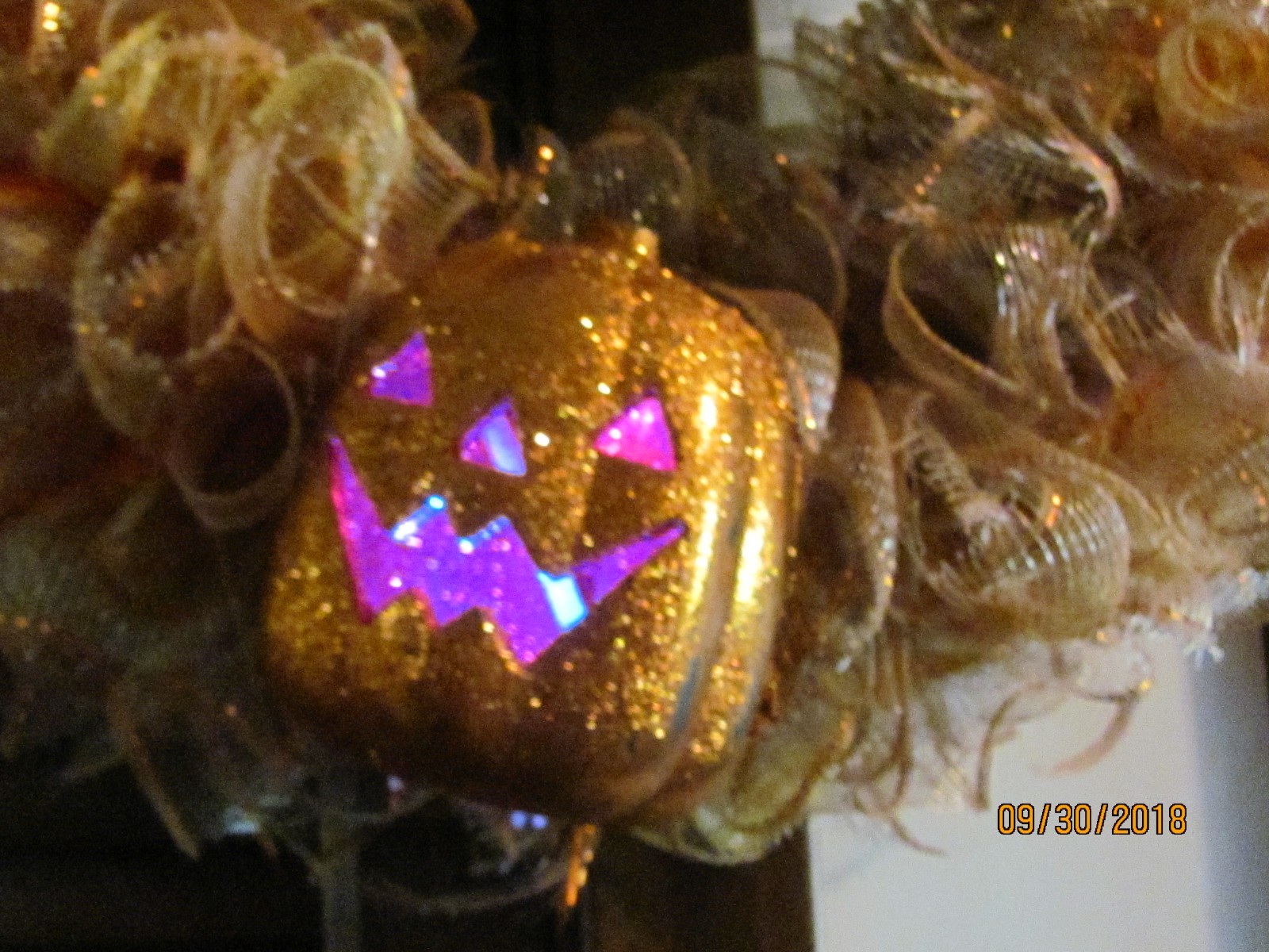 BEAUTIFUL LIGHT UP PUMPKIN WREATH