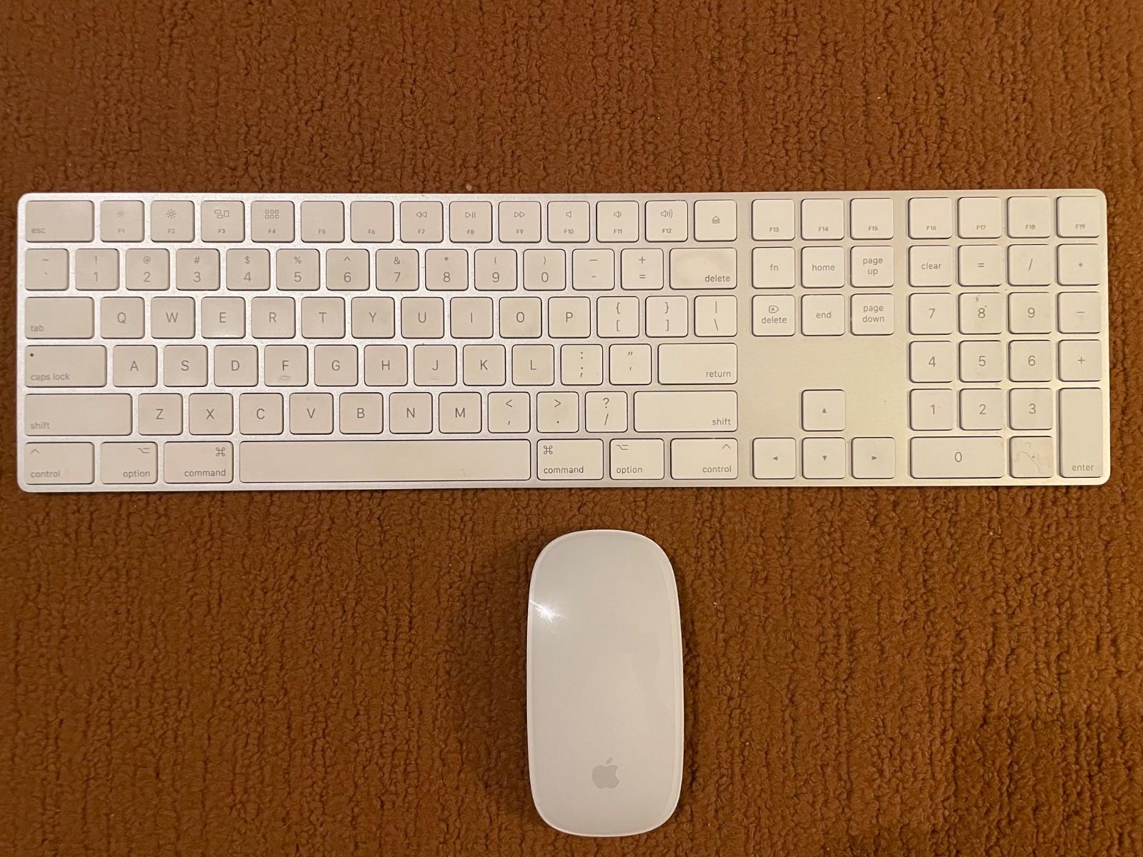 Apple MagicMouse（A1657) Keyboard（A1843) Apple A1843 Magic Keyboard + A1657 Magic Mouse 2 *EXCELLENT