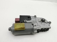 Mercedes CLS 250 C218 11-14 Schiebedachmotor Mercedes CLS 250 C218 11-14 18.11.2013 A2188200142 551.696510-02 gebraucht Vorschau 2