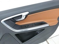 Volvo V60 I D3 10-13 Kombi Türverkleidung Türpappe Rechts Vorne Volvo V60 I D3 10-13 01.10.2010 gebraucht Vorschau 4