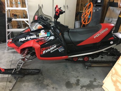 POLARIS FUSION SNOWMOBILE 600
