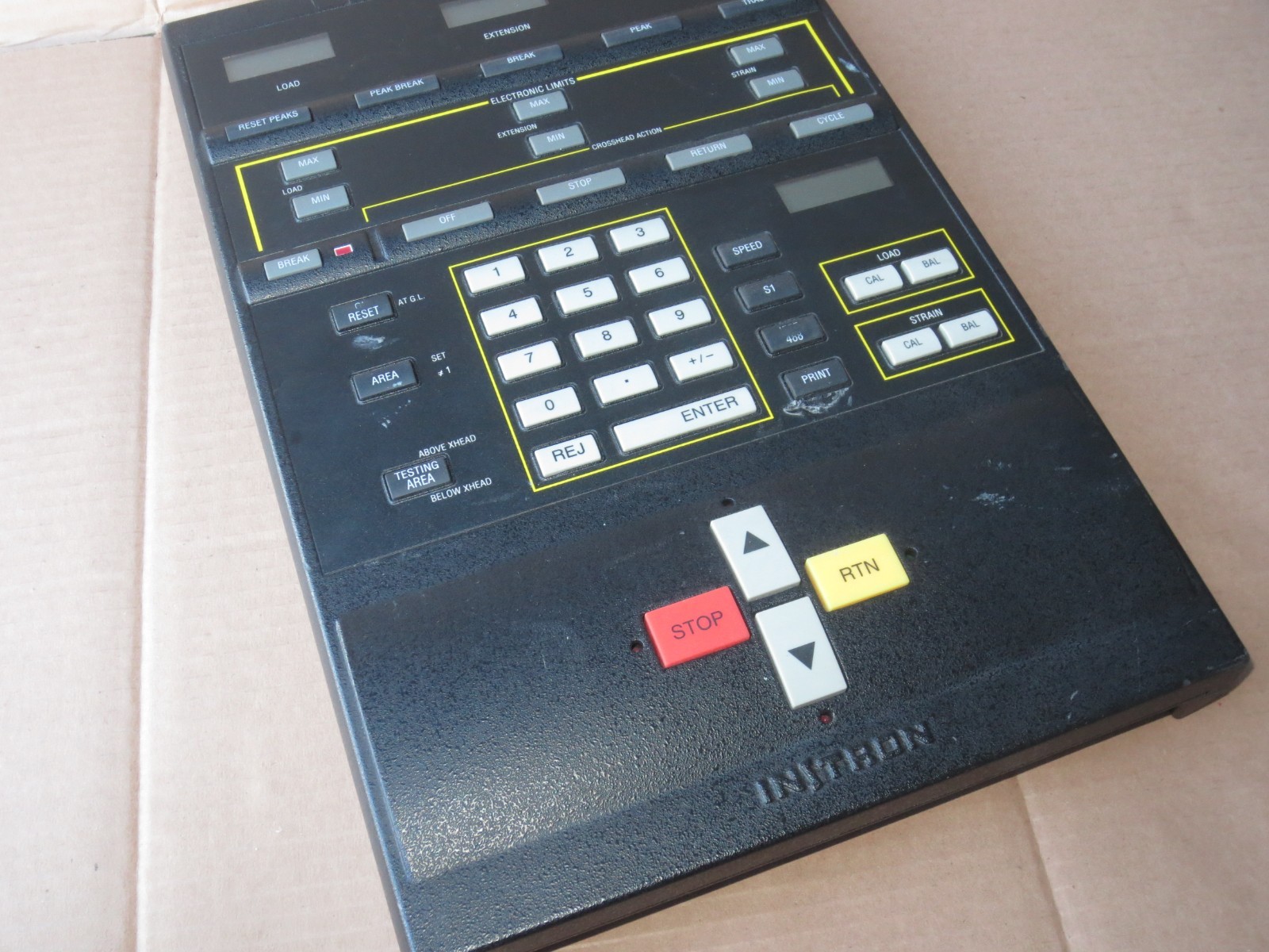 Instron 4400 Testing Systems Console Control Panel