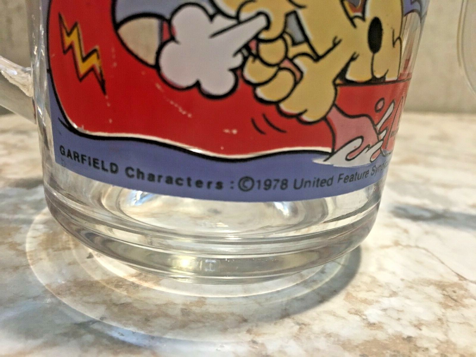 VTG 2 set Garfield 1978 McDonald's Jim Davis glass coffee mugs Made in the USA