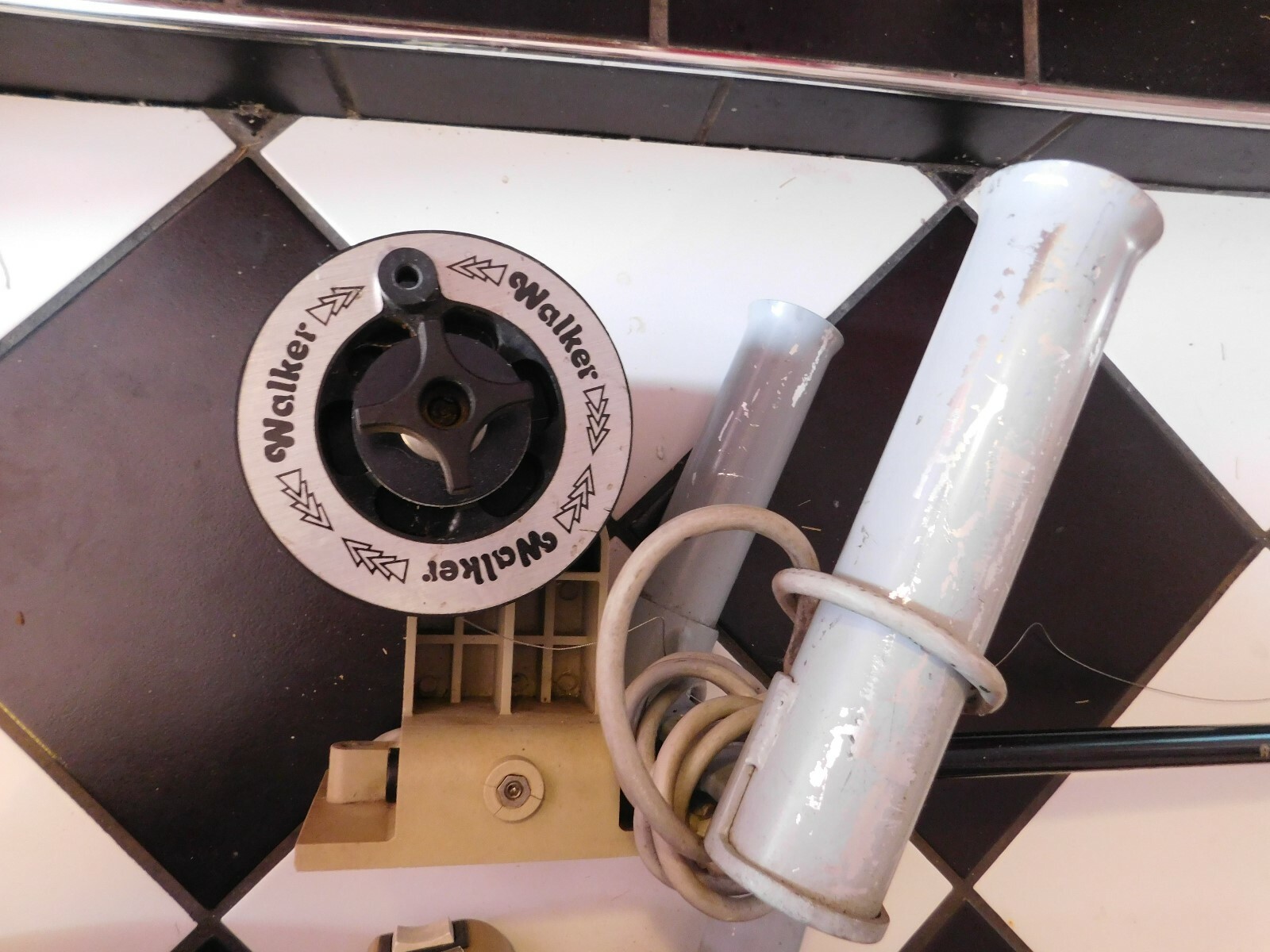 PAIR OF WALKER ELECTRIC DOWNRIGGERS W/ROD HOLDERS,COUNTERS