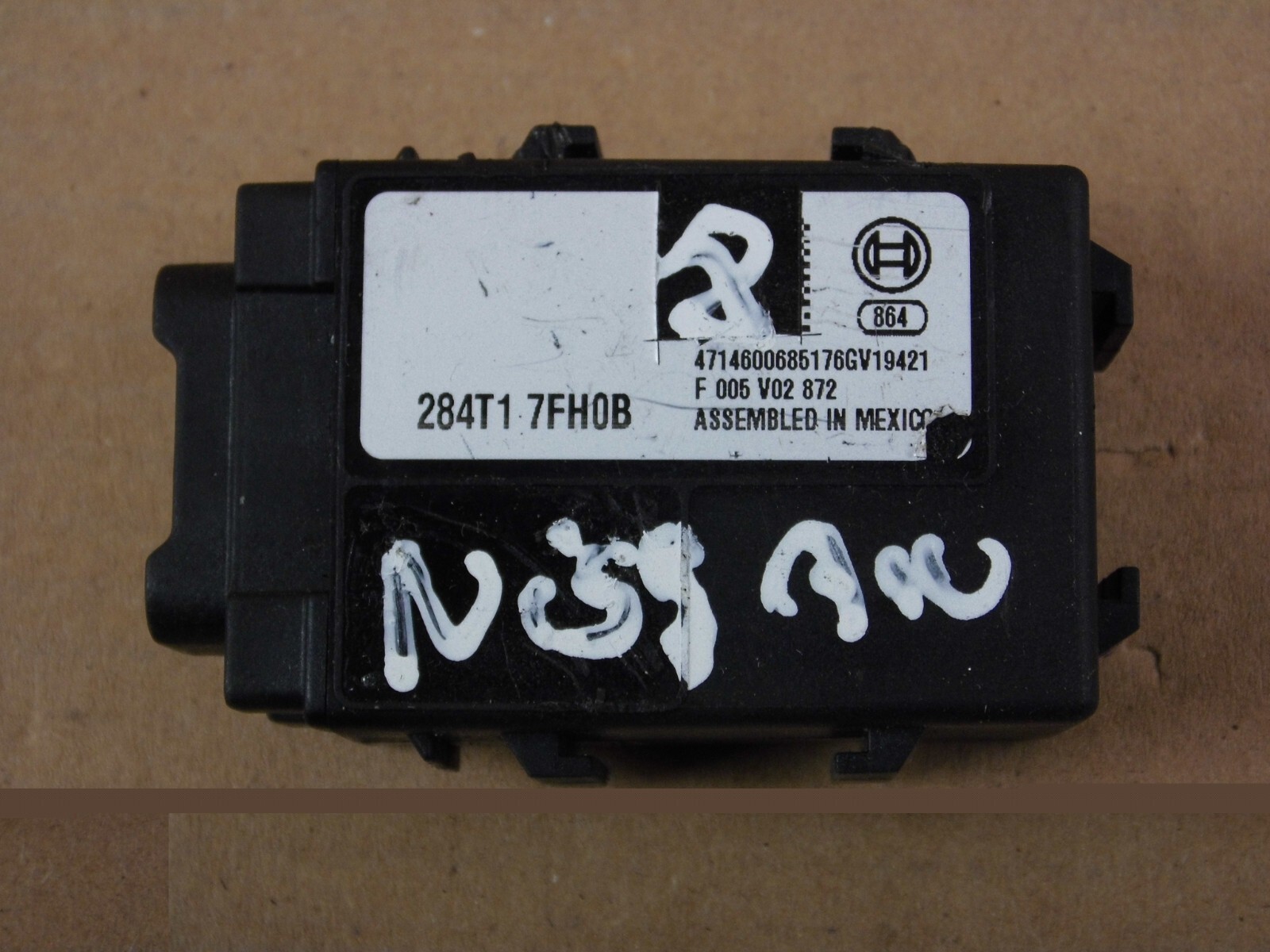 番 2000-2021 Nissan Hinge 80401-ZP80A | Parts for Nissans