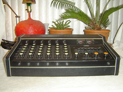 M♦希少 YAMAHA EM70 ミキサーアンプ Yamaha EM-150, 6 Channel Mixer, Power Amp, with Spring