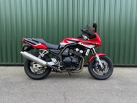 Yamaha FZS600 Fazer 2002 Red and Black 13k Miles Very Clean Recent Tyres 