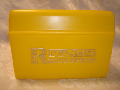 VINTAGE 1950's FLAMBEAU WARE YELLOW PLASTIC RECIPE BOX