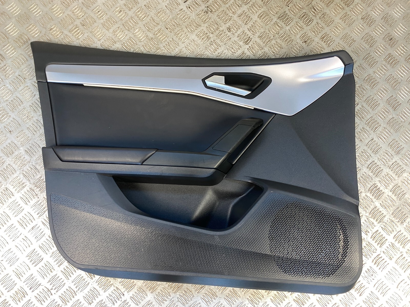 Seat Leon Mk4 Front Left Side Door Card Panel Trim Cover RHD