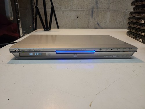 JVC DVD/VCD/CD SUPER Player - XV-N55 Silver. Tested. No