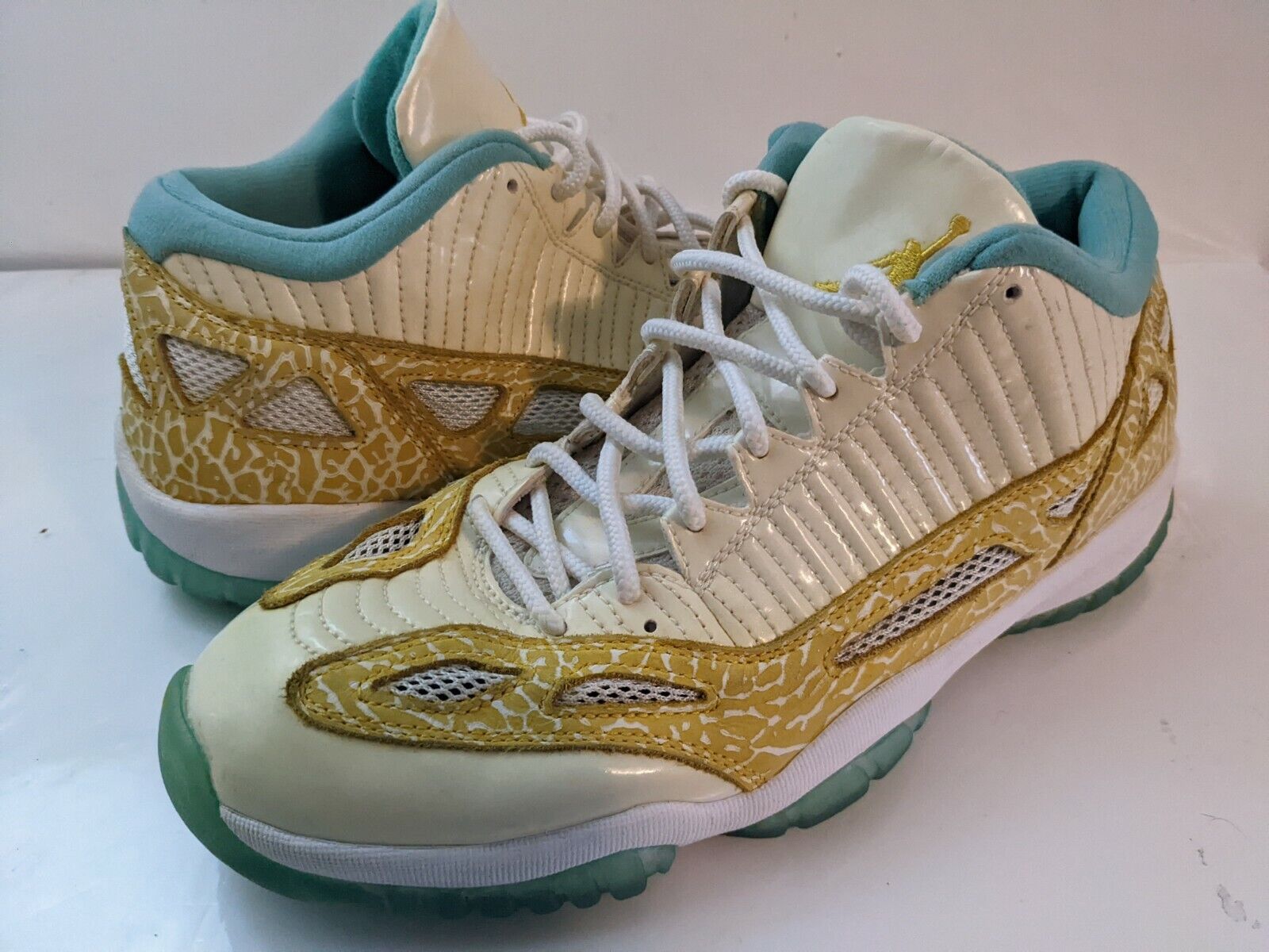 Nike Air Jordan 11 XI Retro Low Azure Maize Teal US 11 Nike Air Jordan 11 XI Retro Low Azure Maize Teal US 11