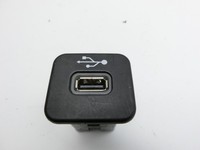 Jeep Compass II 17-21 USB Lade-Buchse Anschluss Jeep Compass II 17-21 12.08.2019 735579645 33288989-02 5UV99LXHAA... Vorschau 2