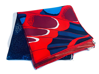 Hermes Paris  L esprit de la Foret  100% Silk Red Blue White Scarf