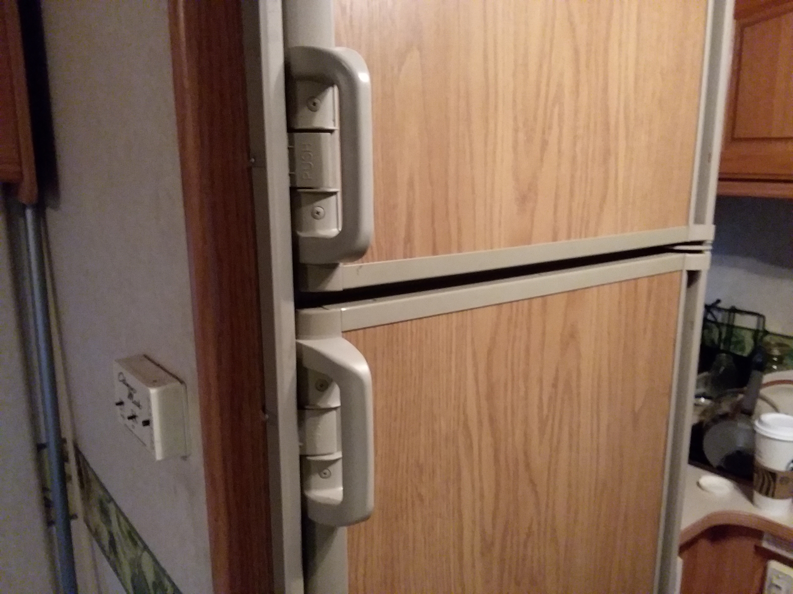 Dometic 3851174015 RV Refrigerator Door Handle Beige eBay