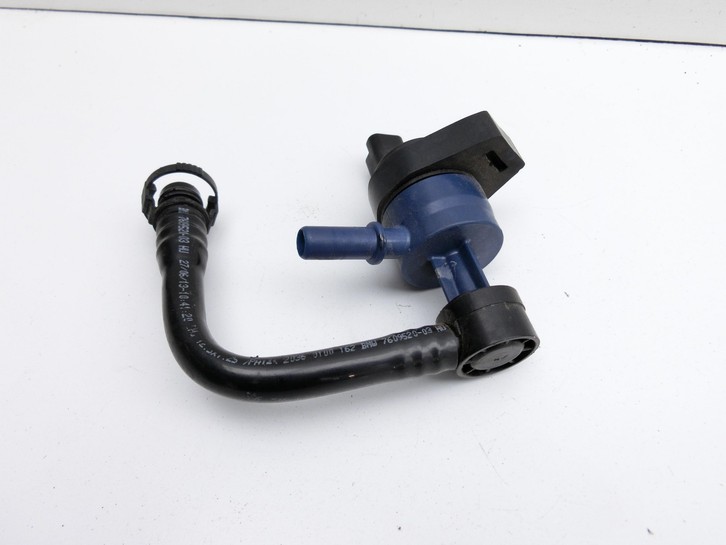 BMW F30 3er 316i 12-15 1,6 100KW Magnetventil BMW F30 3er 316i 12-15 09.10.2013 7599547 11657599547 7624012 gebraucht Vorschau 2