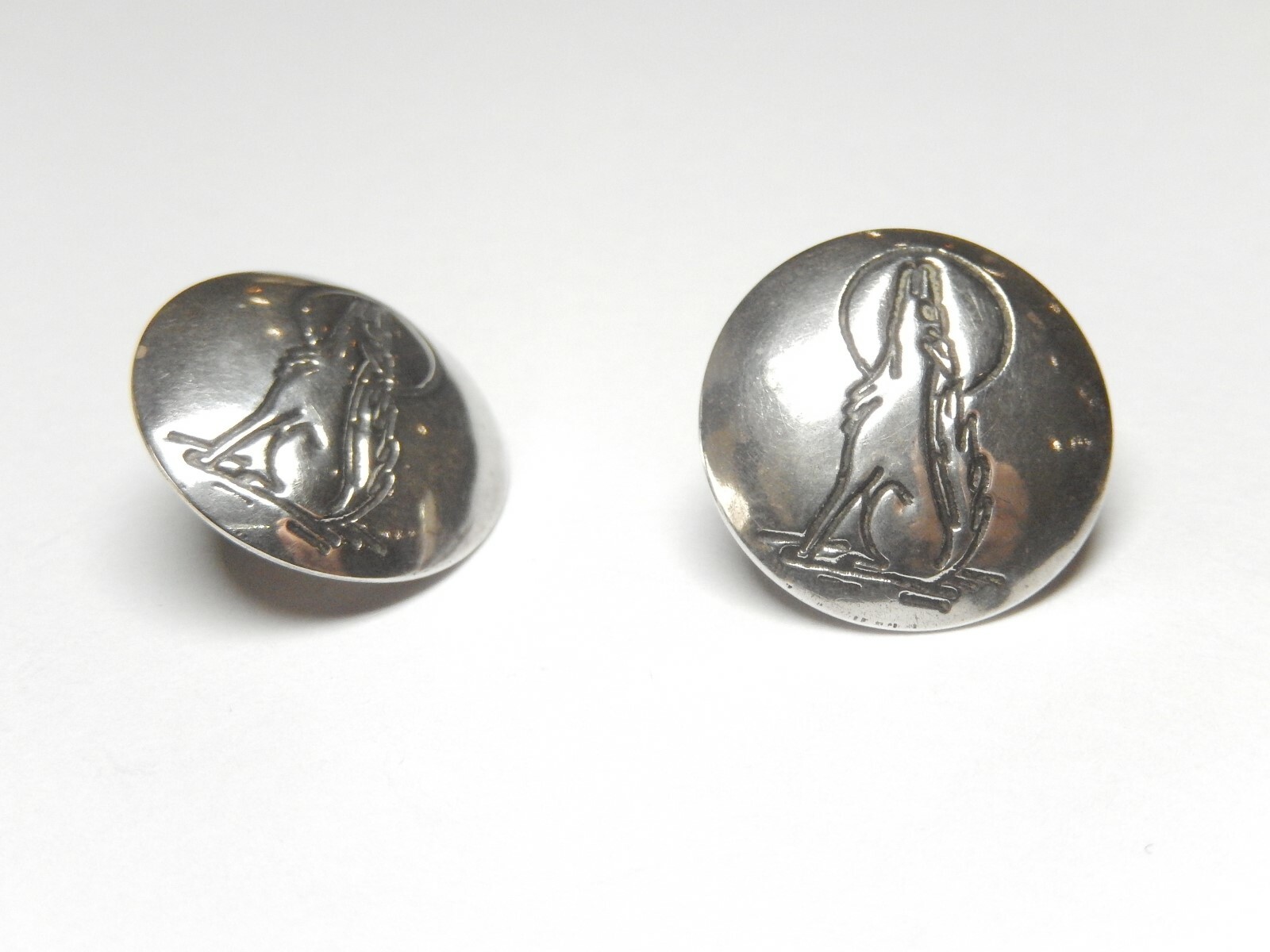 Vintage Southwest American Sterling Silver Howling Wolf Post Earrings