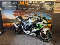 2022 Kawasaki NINJA ZX 10 R PERFORMANCE WHITE 899 MILES TFT BREMBO Superbike Pet