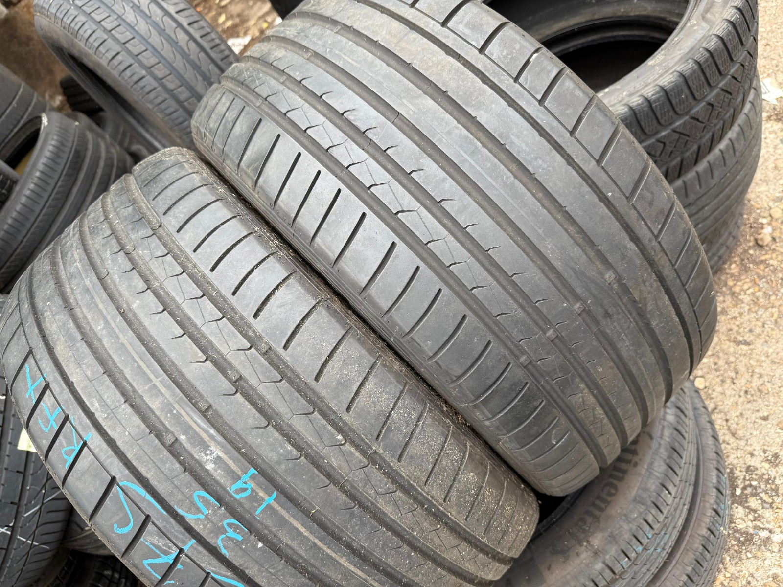 275 35 19 Dunlop RunFlat, 108Y, x2 A Pair 5.3mm (F1_tyres) FOD L3747