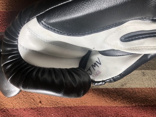Undisputed 1 Und1sputed MMA Training Boxing Gloves