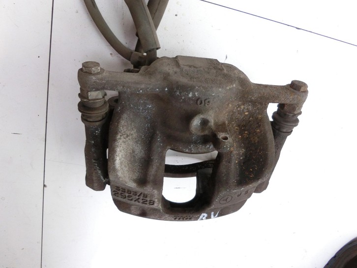 Mercedes W176 A200 12-15 1,6 115KW Bremssattel Bremszange Vorne Rechts 295x28 Mercedes W176 A200 12-15 05.11.2012... Vorschau 3