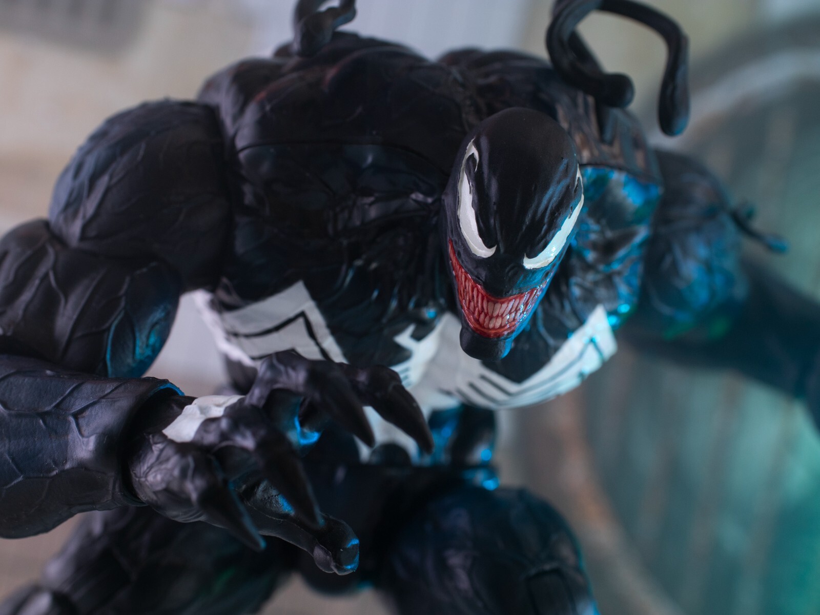 Venom The Smiling Symbiote 1/12 Scale Head Sculpt painted