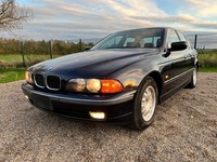 MODERN CLASSIC BMW 525i 2.5 AUTOMATIC , ONLY 32000 MILES