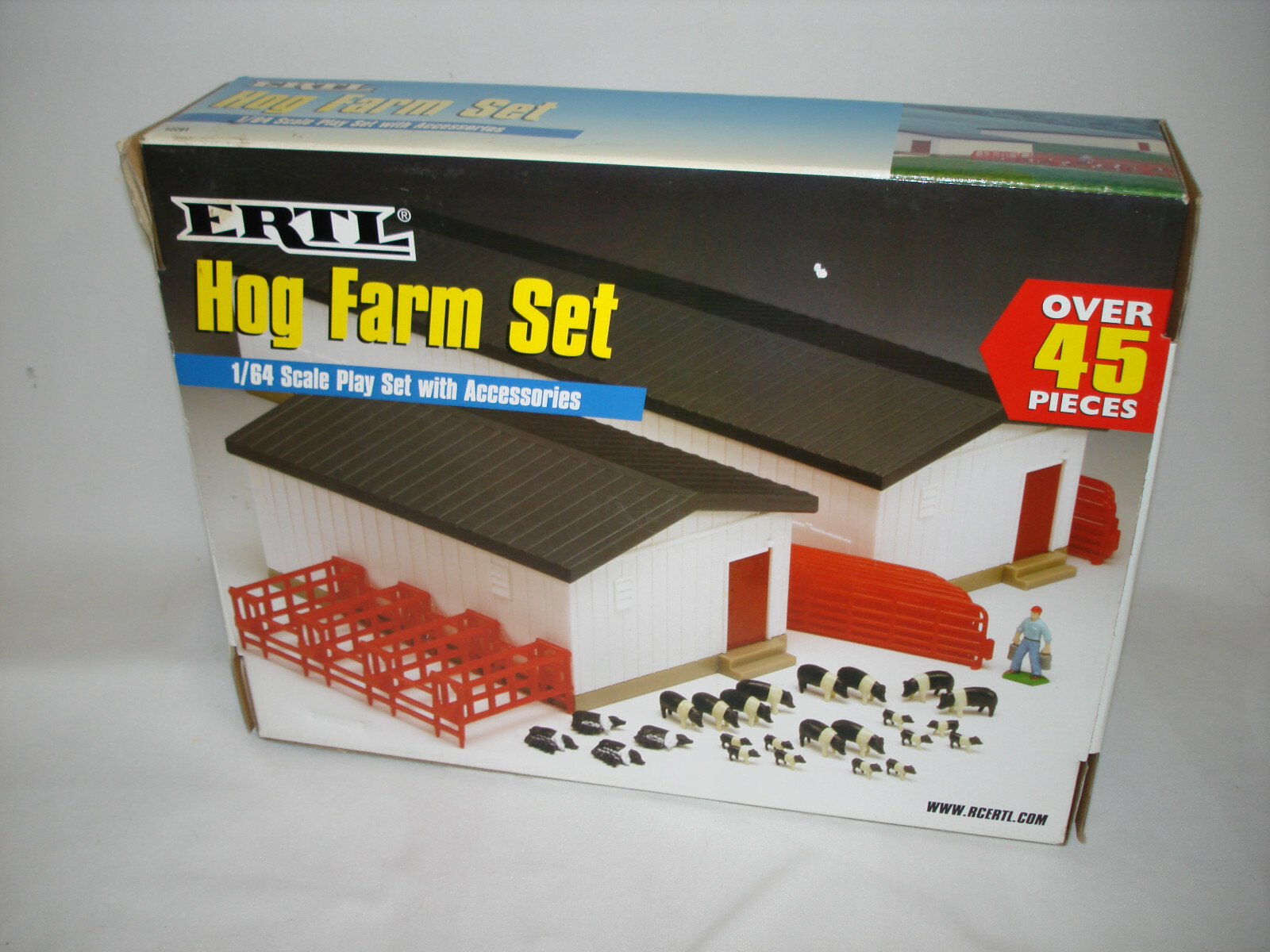 1/64 Ertl Farm Country Hog Confindment Buliding Barn Set Toy NIB