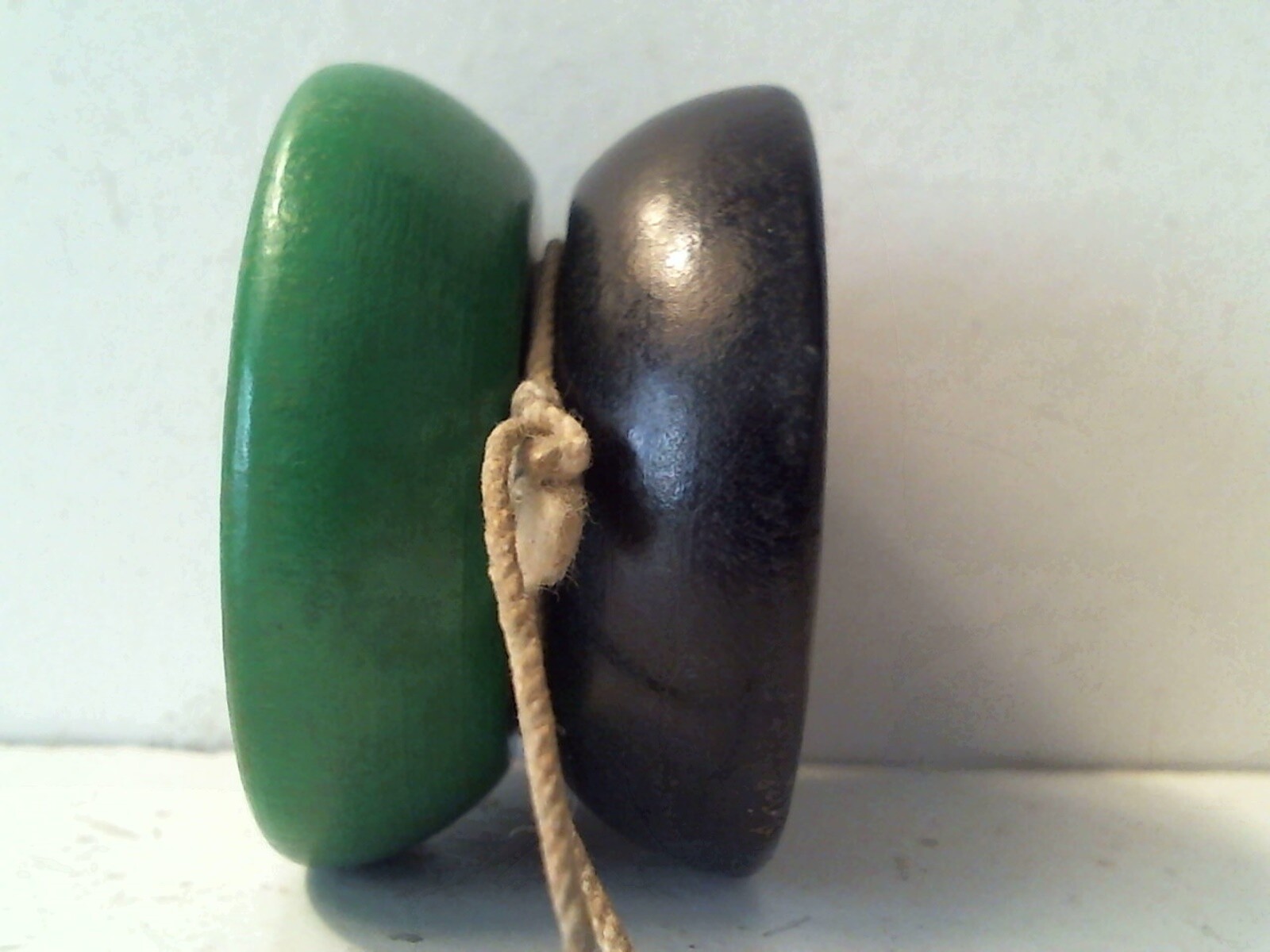 VINTAGE DUNCAN BEGINNERS YO-YO - MODERN WOODMEN LIFE INSURANCE - GREEN & BLACK