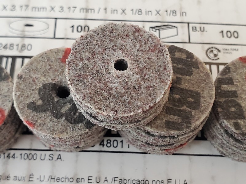 (25) 3M Scotch Brite EXL Unitized Deburring Wheel 8A Coarse 1” x 1/8” x 1/8”