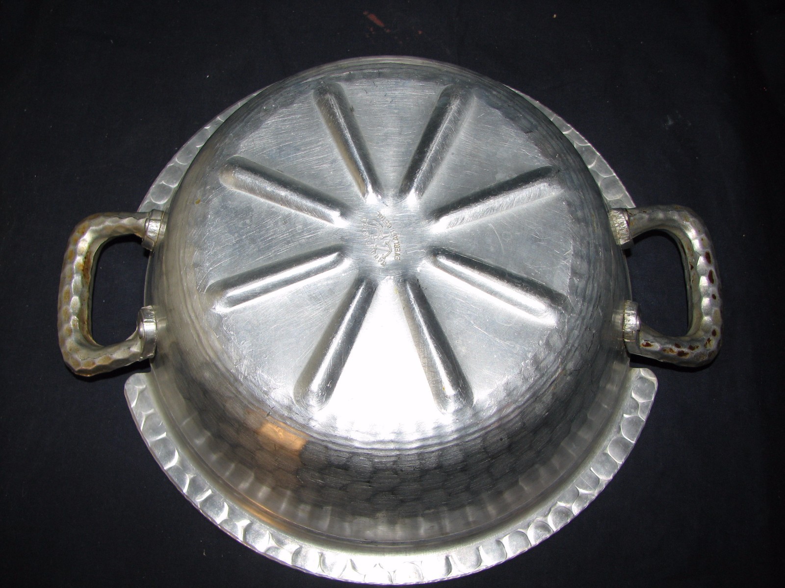 Vintage Everlast Forged Aluminum Floral Design Covered Serving Bowl Dish 9 1/2