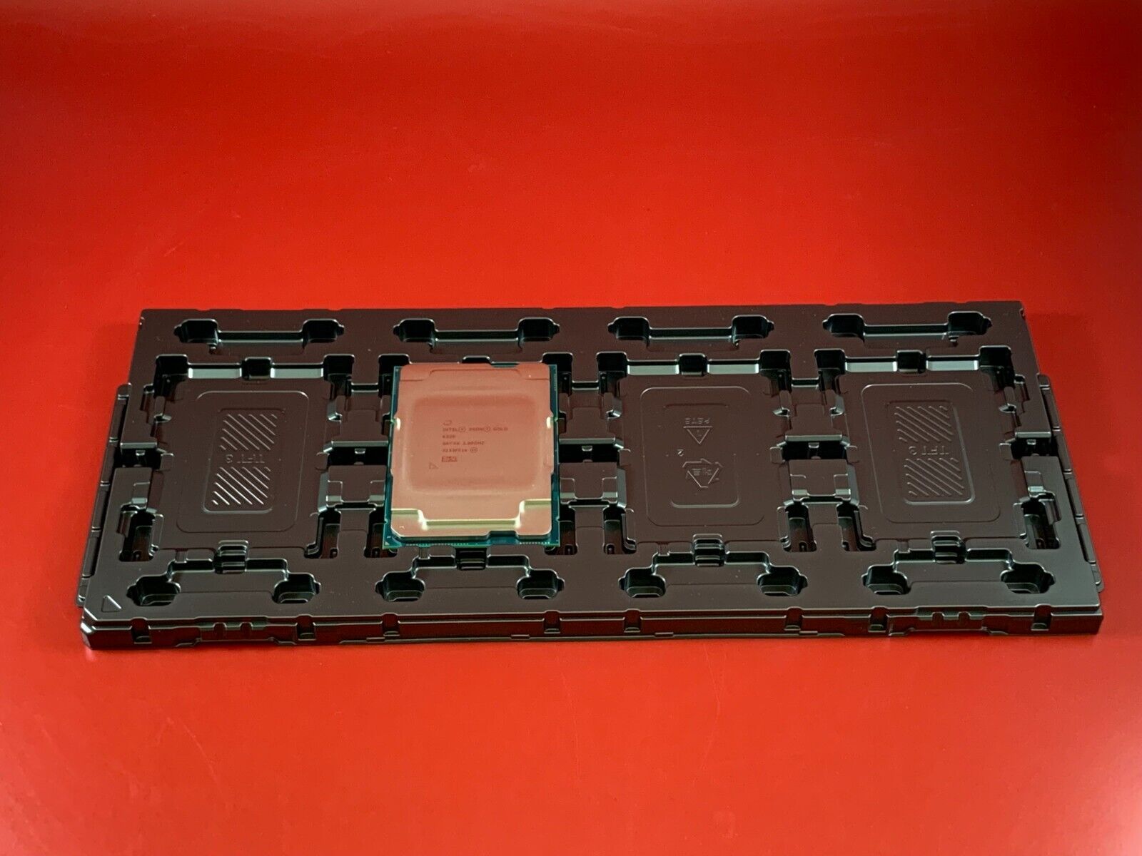 CPU Intel XEON Gold 5120T 2枚 Intel Xeon Gold 5120 SR3GD 2.20GHz 19MB 14-Core LGA3647 CPU