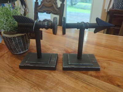 NEW Arrow Bookends Cast Iron Metal Rustic Cabin Decor