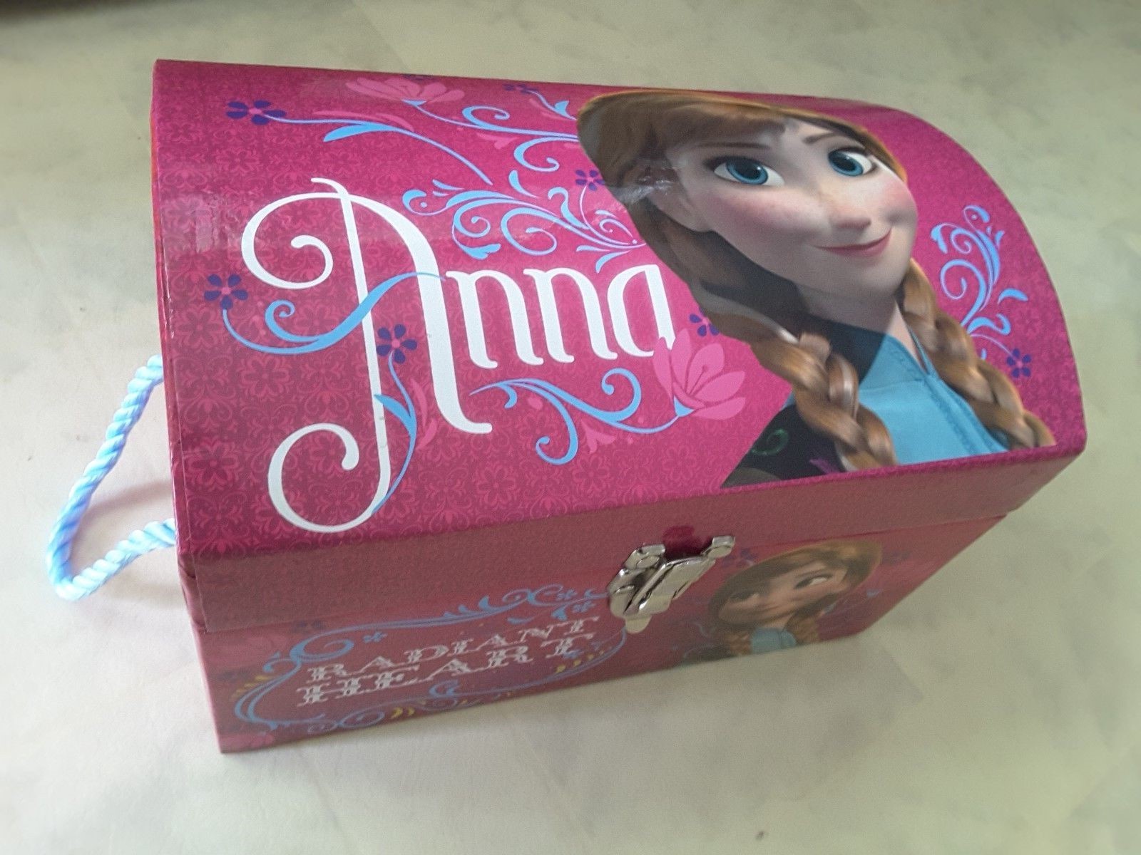 Disney Frozen Anna Radiant Heart Dress-Up Dome Storage Chest Trunk