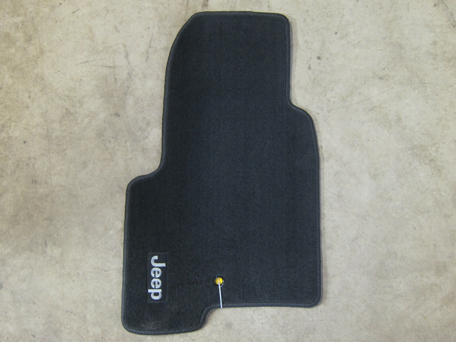 20142016 Jeep Compass/Patriot Front & Rear Black Carpeted Floor Mats