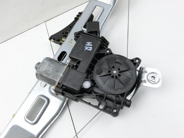 Opel Zafira C 11-16 Fensterhebermotor mit Fensterheber Rechts Hinten Opel Zafira C 11-16 16.10.2014 13369290... Vorschau 2