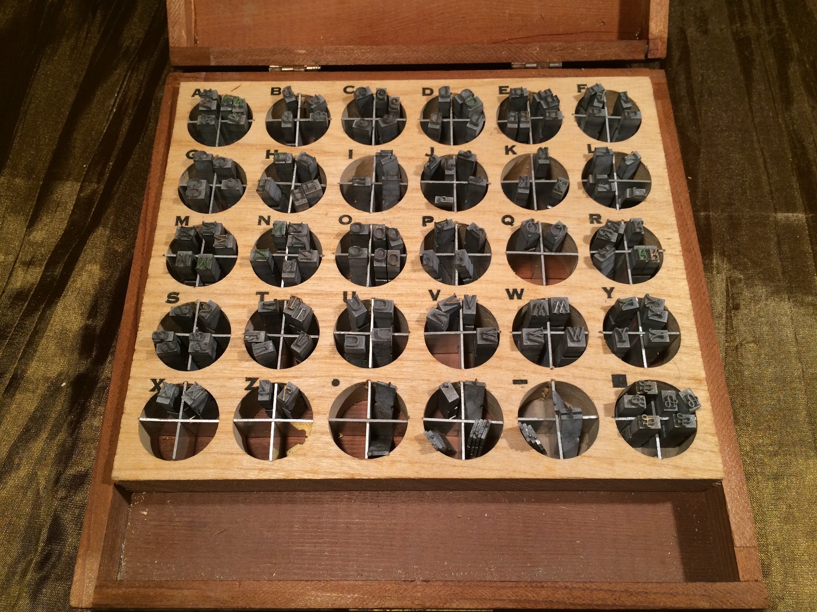 KINGSLEY HOT FOIL MACHINE TYPE LETTERS FONT ROMAN ANNOUNCEMENT CAPS & LOWER