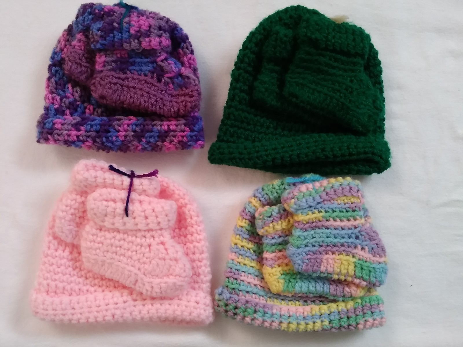 HANDMADE CROCHETED HATS AND BOOTIES  NEW   SET OF 4  GROUP B