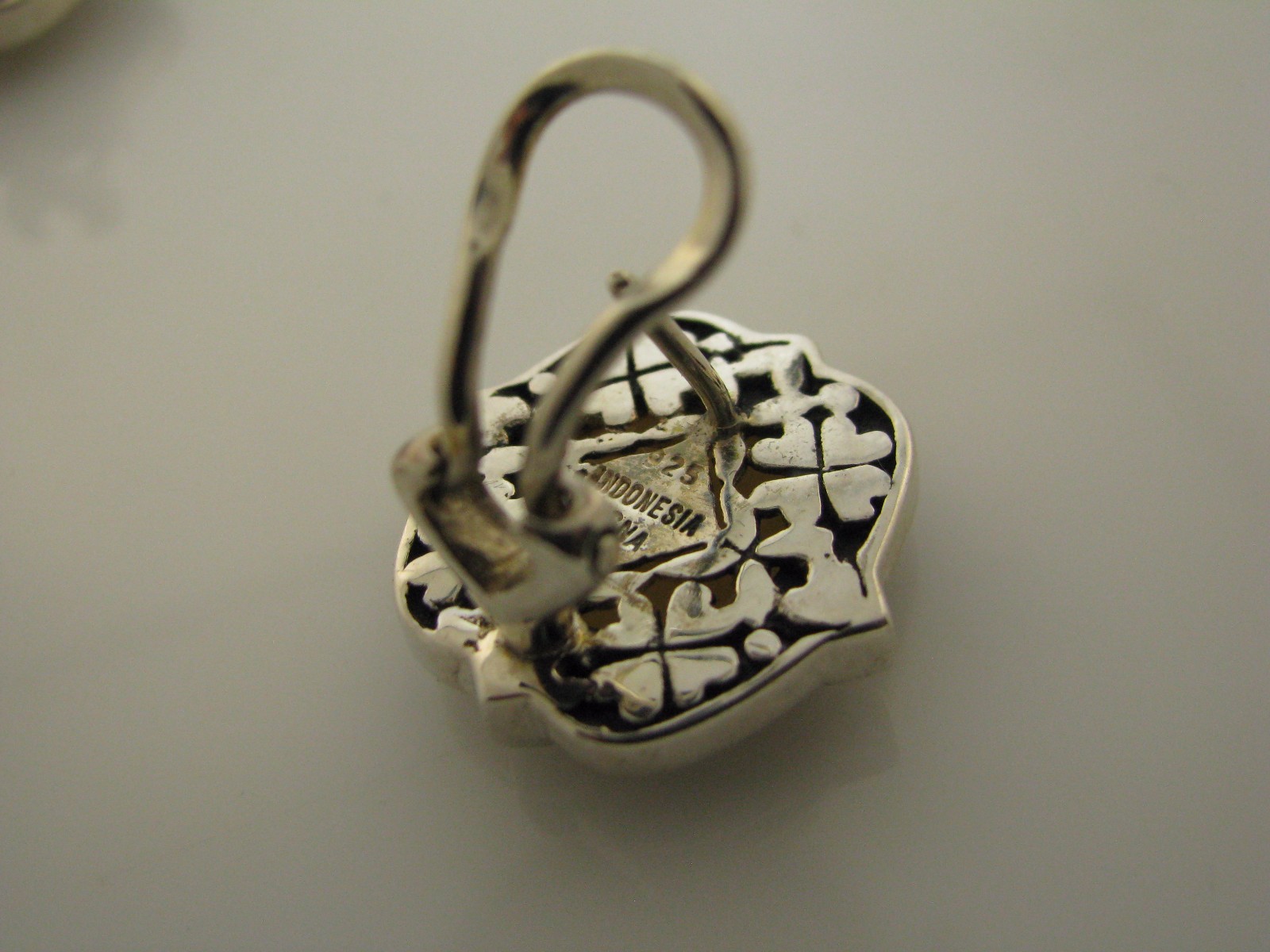 Ladies Sterling Silver Mother Of Pearl Earrings CNA Indonesia 925