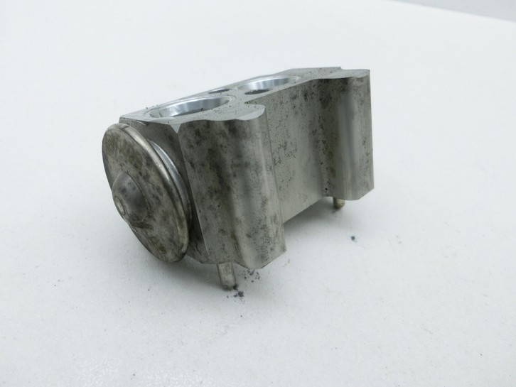 BMW E88 1er 11-13 Expansionsventil für Klima BMW E88 1er 11-13 14.07.2011 64119226078 9226078 64.11-9226078-02 gebraucht Vorschau 4