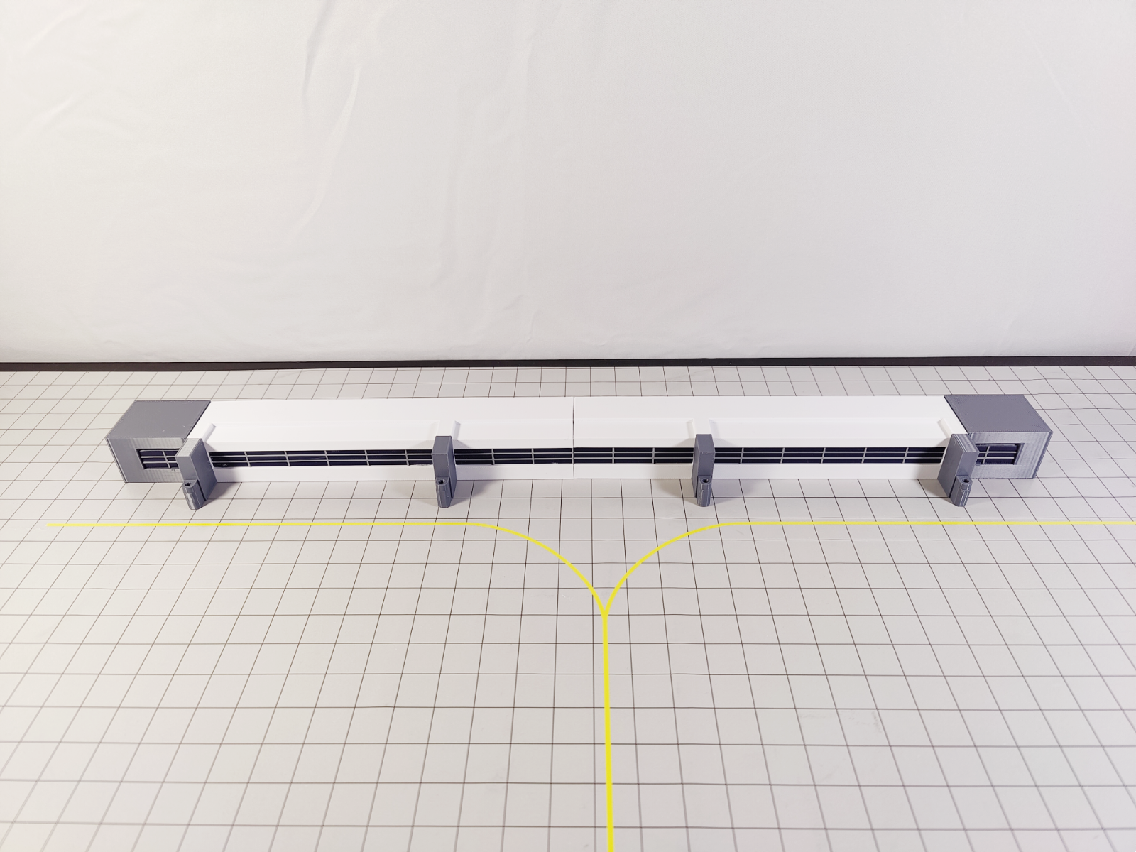 REGIONAL AIRPORT TERMINAL BUILDING + EXTENDING BRIDGES Model 1:400 Scale Diorama