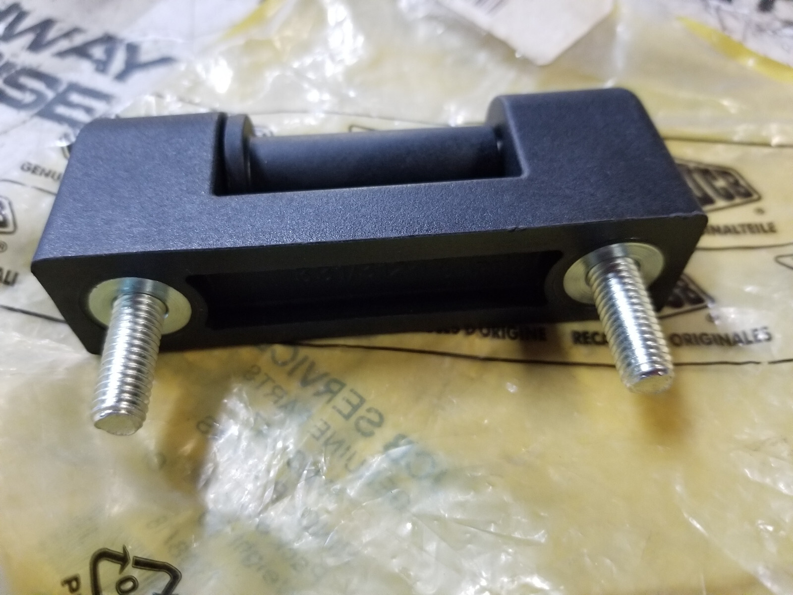 JCB HINGE BLOCK ASSEMBLY 331/31247 - Picture 1 of 3