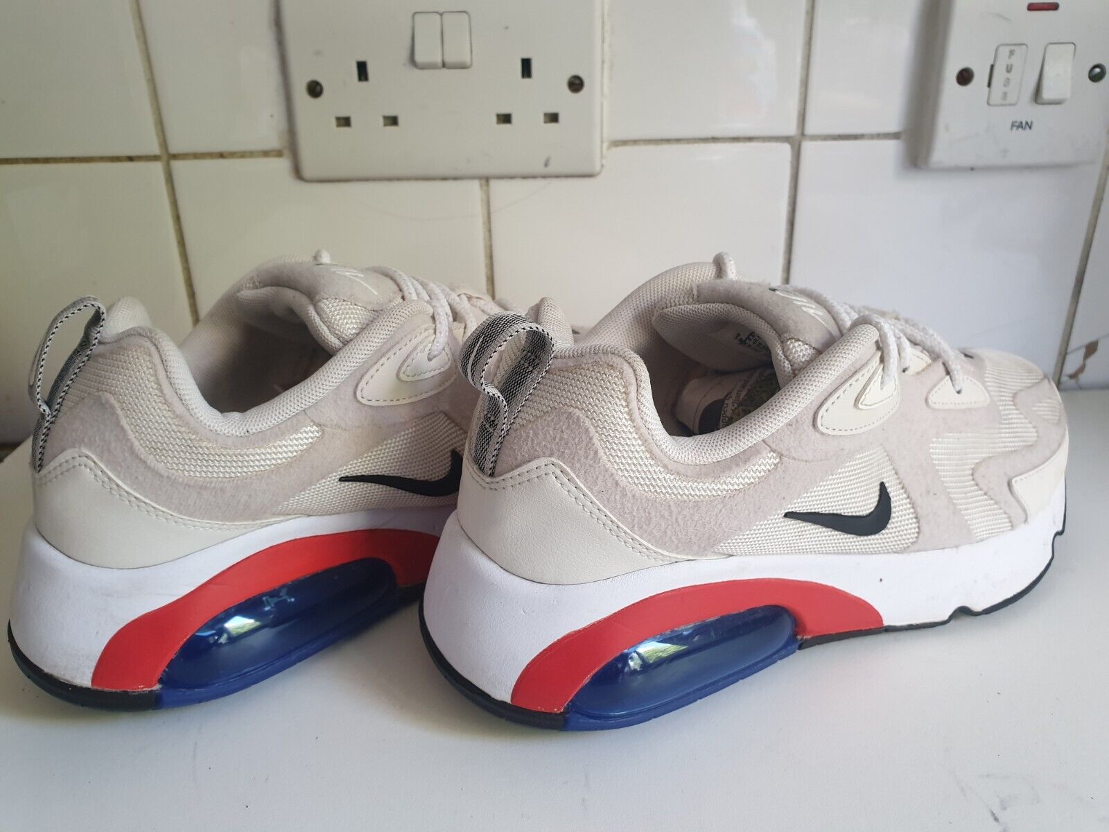 NIKE AIR MAX 200 SE UK 6.5 EU 40.5