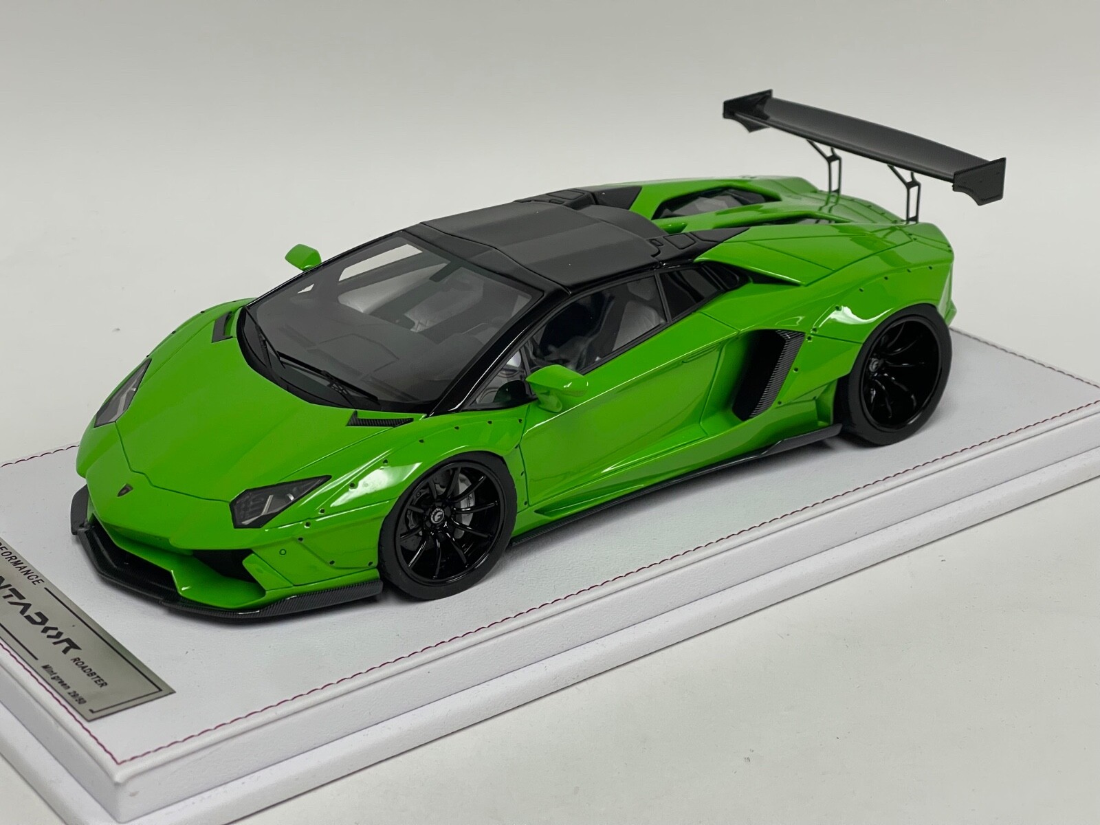 1/18 GL Models Lamborghini Aventador Liberty walk in Mint