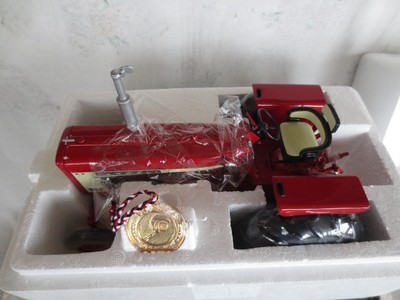 ERTL PRECISION 1/16 SCALE FARMALL 706 WIDE FRONT END FARM TOY TRACTOR NEW!!