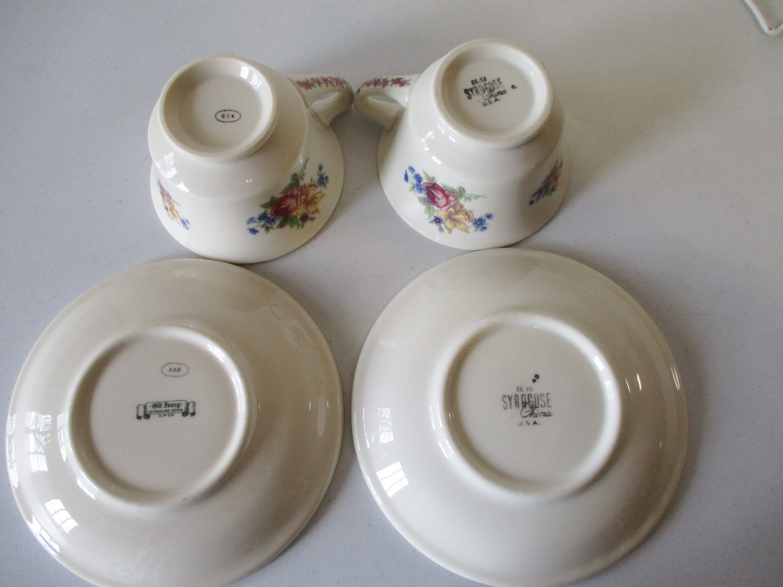 6 Syracuse Colonial Cups & Saucers
